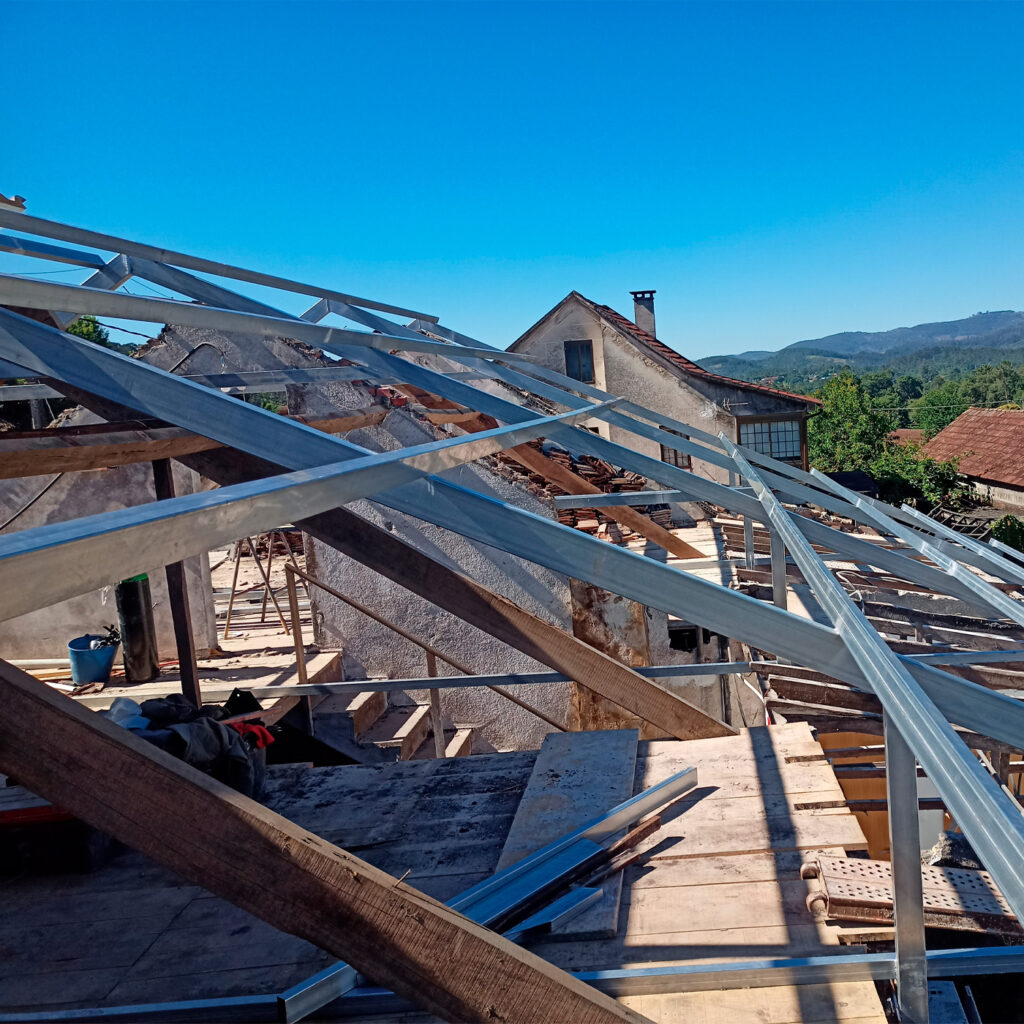 estructura-metálica-para-ampliación-de-cubierta-en-vivienda