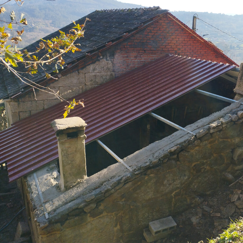 proceso-de-instalación-de-cubierta-en-reforma-de-vivienda