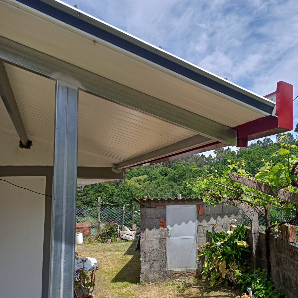 vista-de-canalon-en-cubierta-instalada-en-vivienda